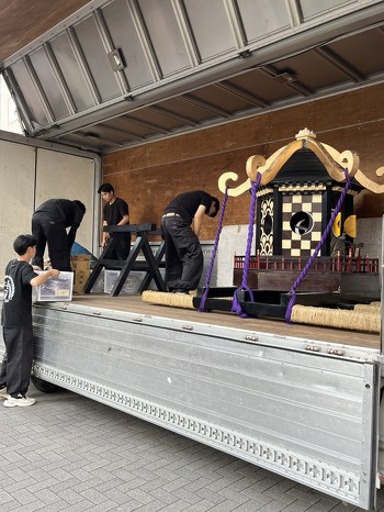 ヤフーニュース(ITmediaビジネス)に「崖っぷち運送会社が見つけた『空白地帯』を埋めるサービス」と題して紹介されました。